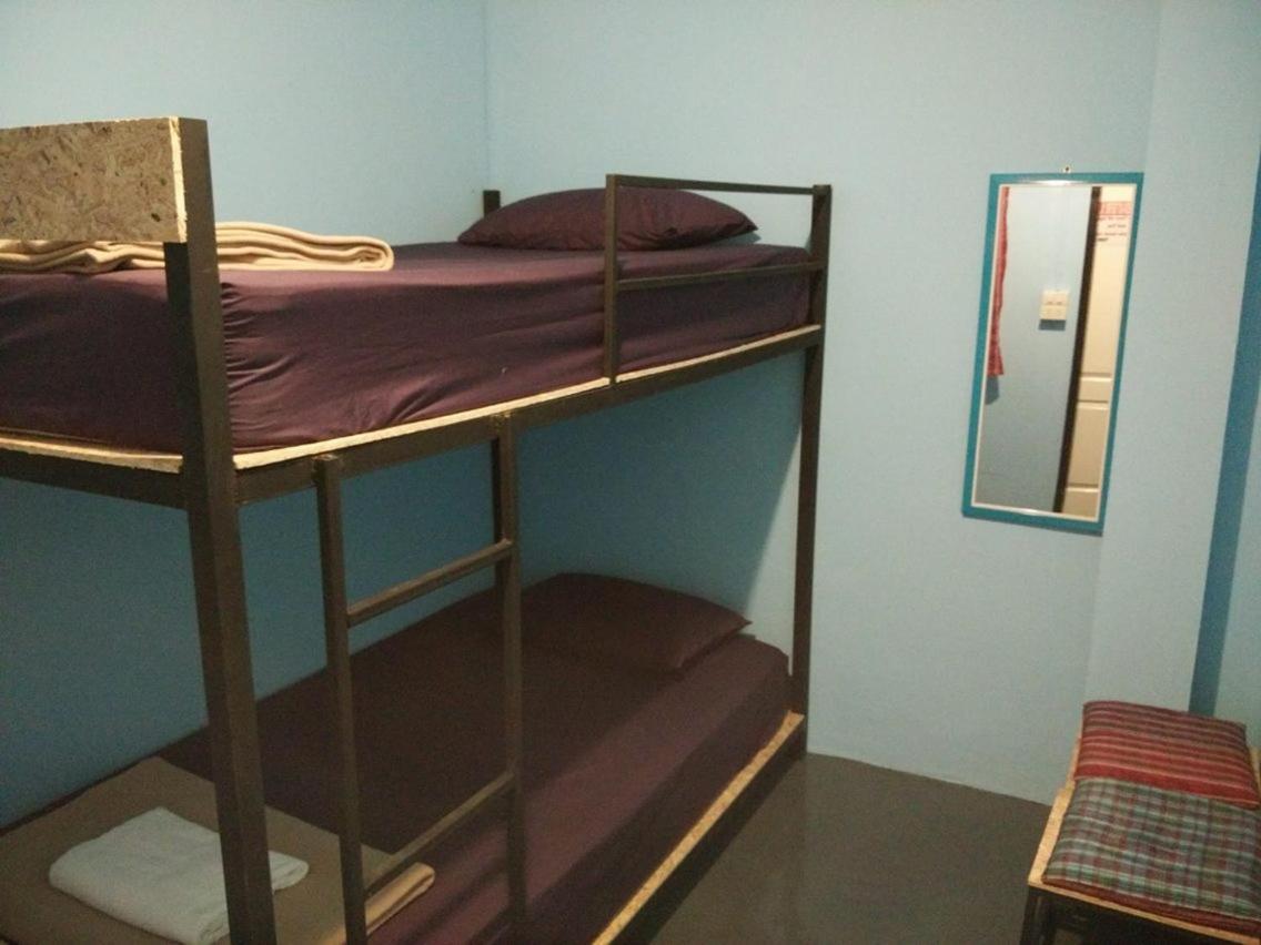 J Giant Hostel Чиангмай Екстериор снимка