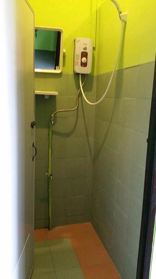 J Giant Hostel Чиангмай Екстериор снимка