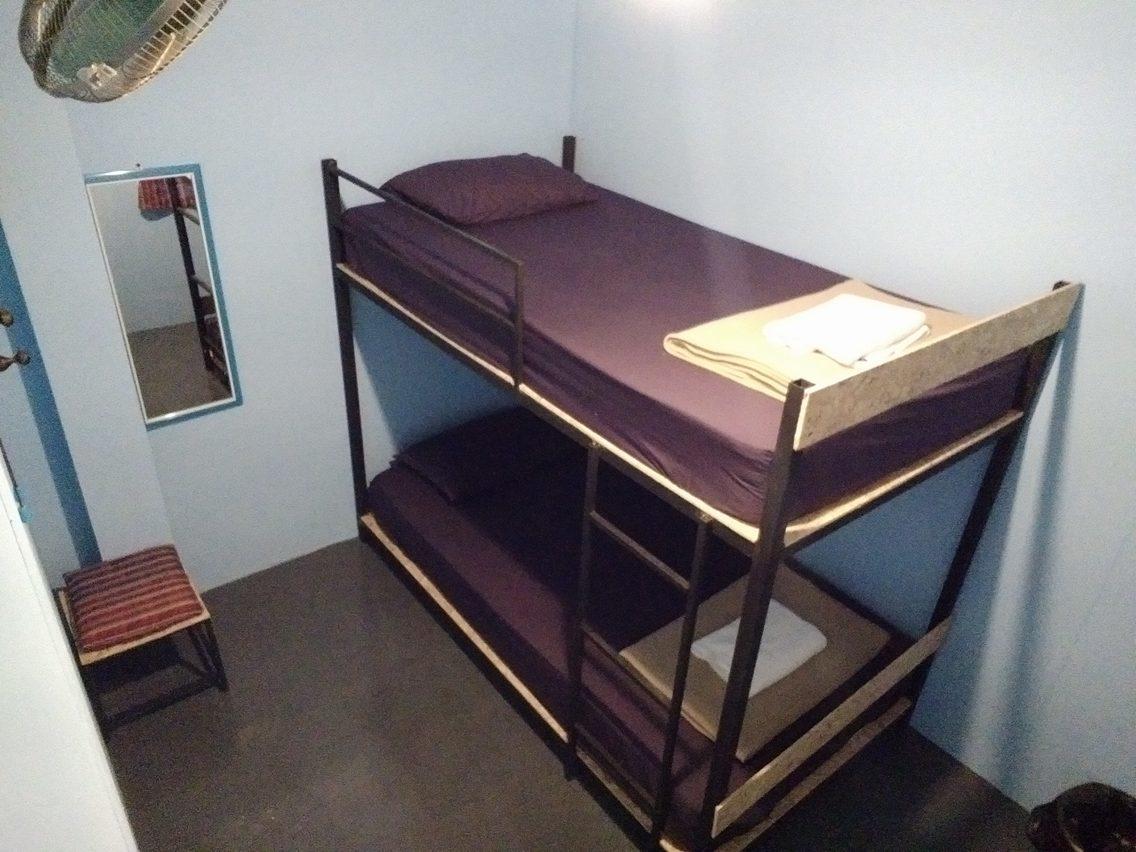 J Giant Hostel Чиангмай Екстериор снимка