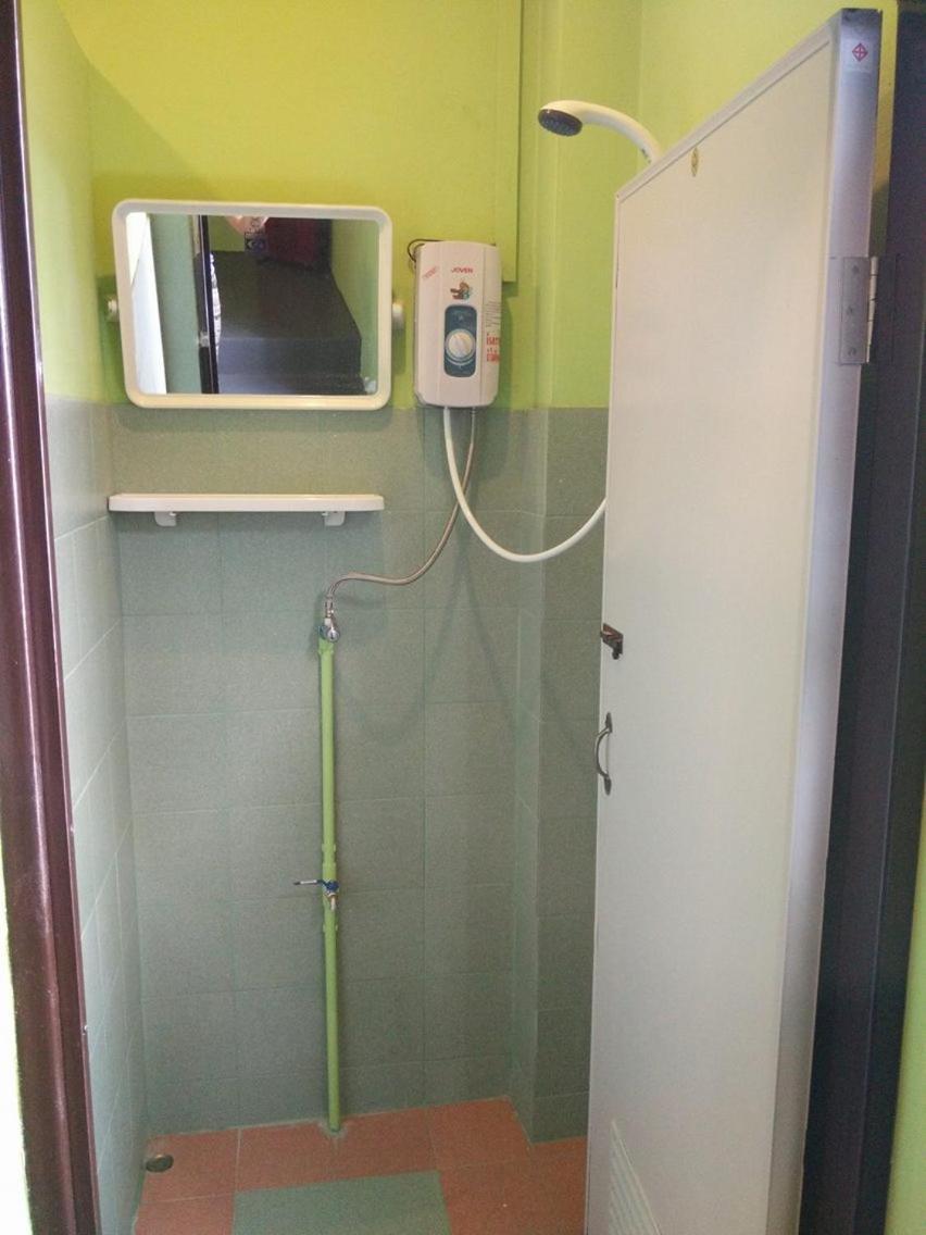 J Giant Hostel Чиангмай Екстериор снимка